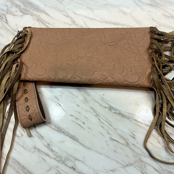 Leather wristlet / clutch - Picture 7 of 7